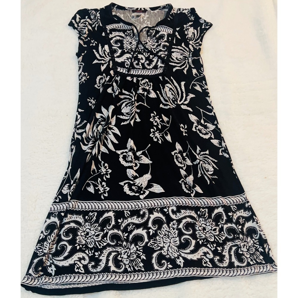Mark. by Avon Black White Floral Boho Mini Dress Cap Sleeve Viscose Small